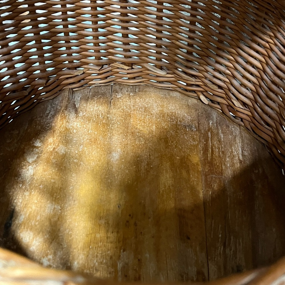 Vintage Wicker Basket Stand - Picture 3 of 4